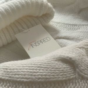 Merino wool cashmere blended women sweater. WHITE. Premium quality yarn. SIZE M